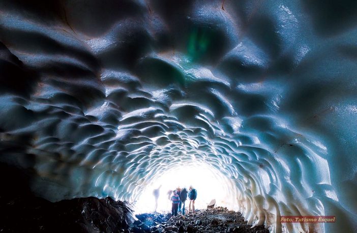Volvió a formarse el Túnel de Hielo en las montañas de Esquel y fue abierto al turismo