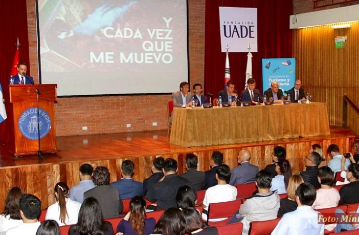Capacitan en turismo a comunidades asiáticas en Argentina para atraer visitantes de esa región