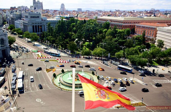 España aclara que sólo entran turistas argentinos con dos dosis de vacunas aceptadas en Europa